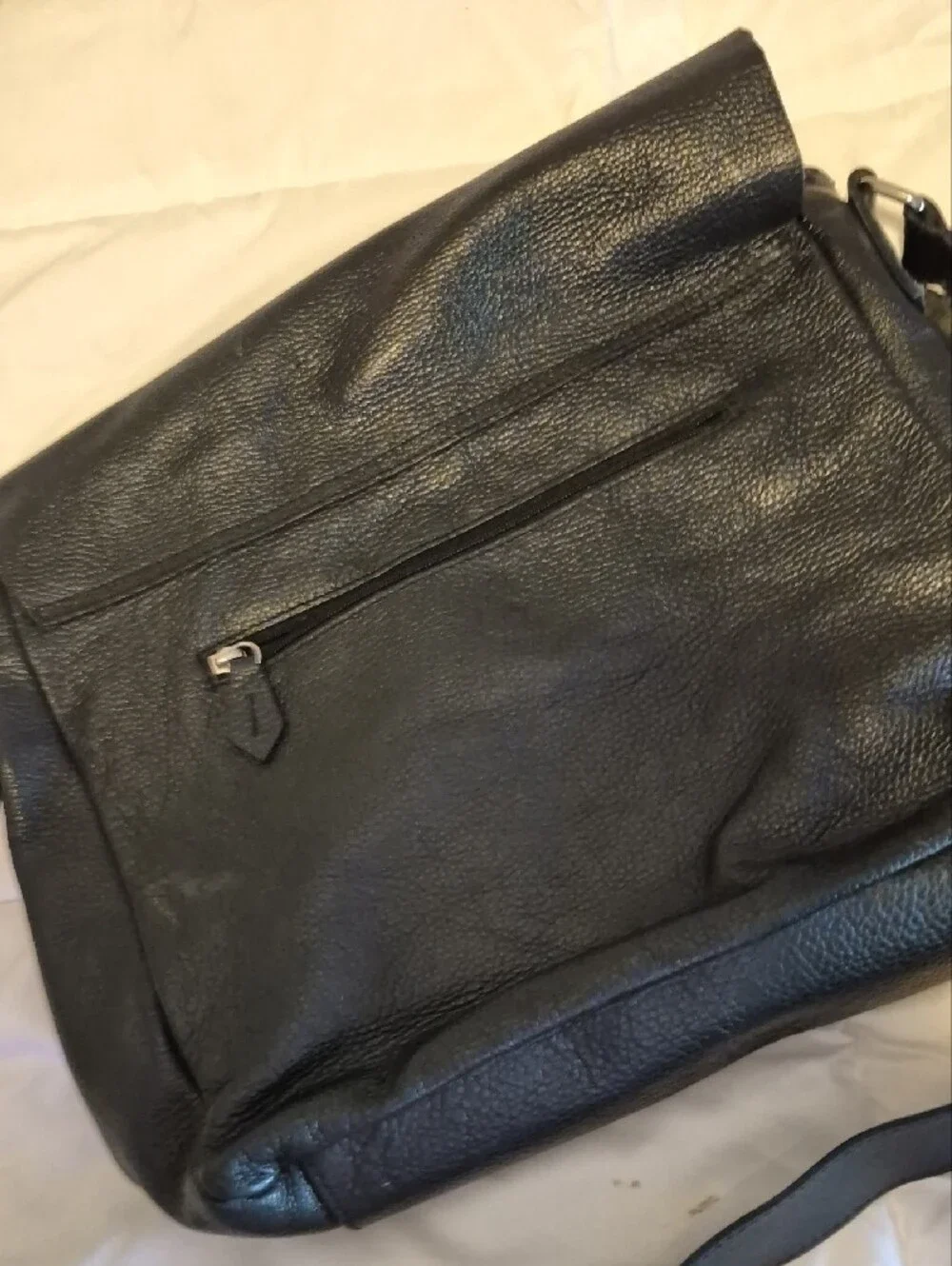 Men's Black Leather Messenger Bag with Adjustable Strap
